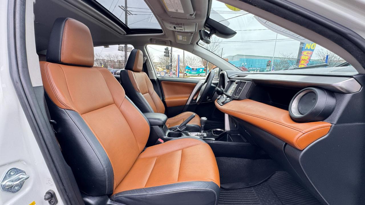 Toyota RAV4 Platinum AWD (Natl) 2017