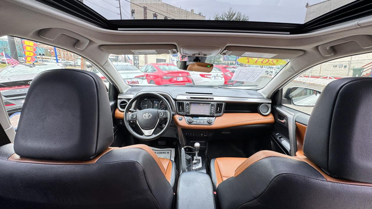 Toyota RAV4 Platinum AWD (Natl) 2017