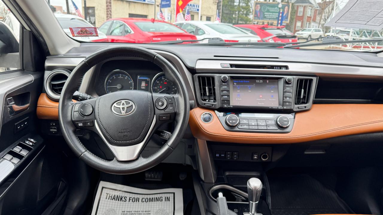 Toyota RAV4 Platinum AWD (Natl) 2017