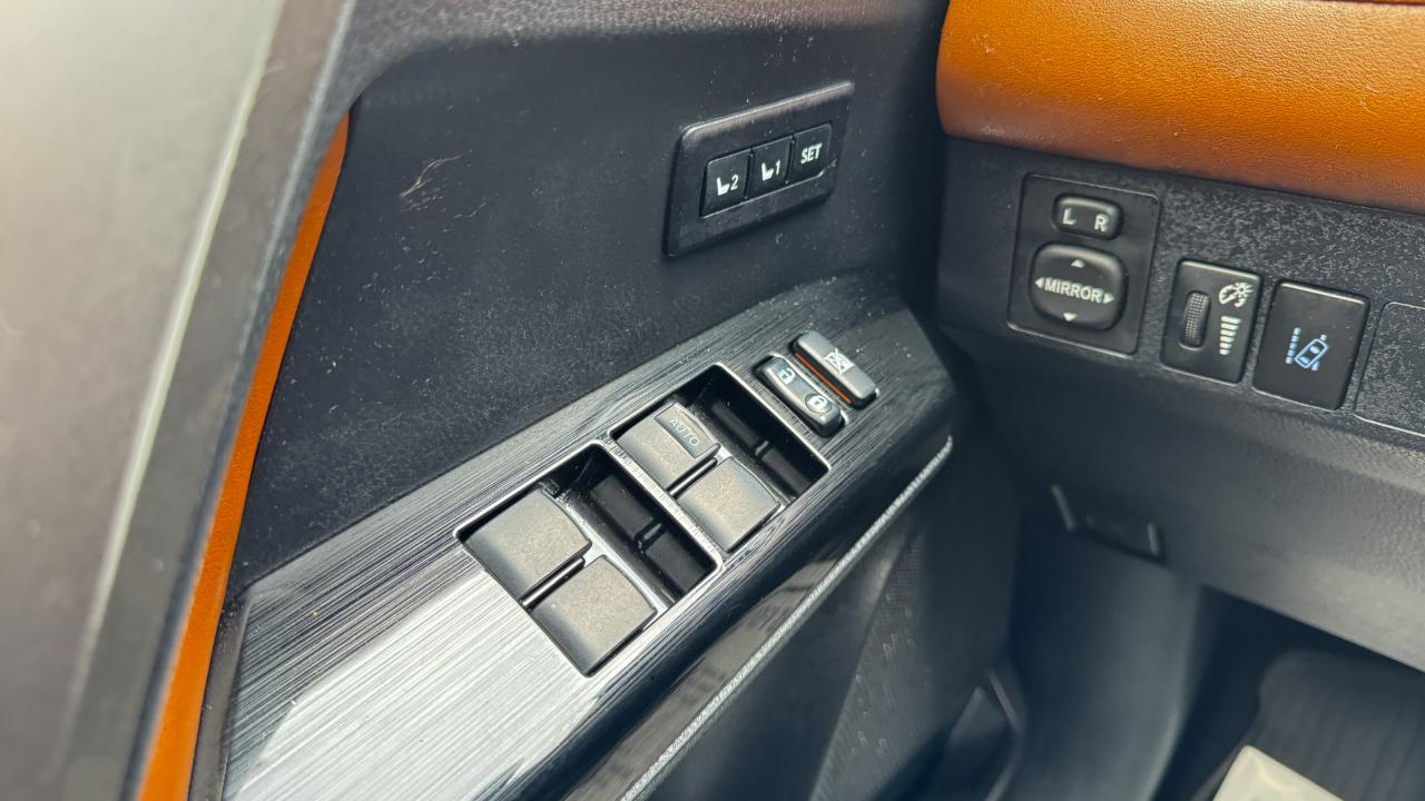 Toyota RAV4 Platinum AWD (Natl) 2017