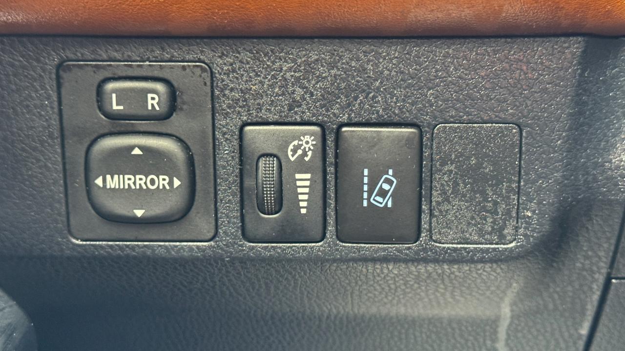 Toyota RAV4 Platinum AWD (Natl) 2017