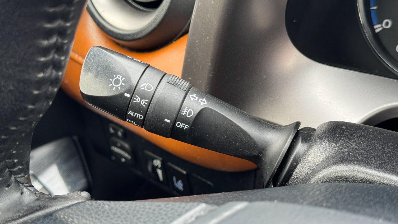 Toyota RAV4 Platinum AWD (Natl) 2017