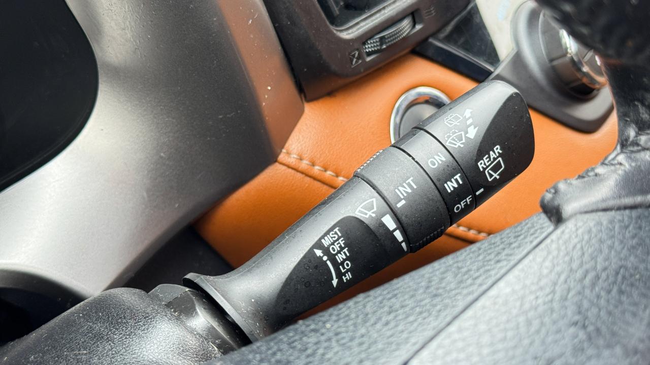 Toyota RAV4 Platinum AWD (Natl) 2017