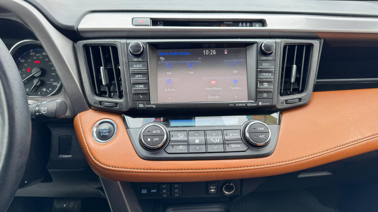 Toyota RAV4 Platinum AWD (Natl) 2017