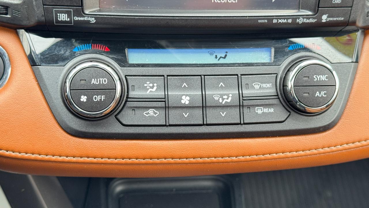 Toyota RAV4 Platinum AWD (Natl) 2017