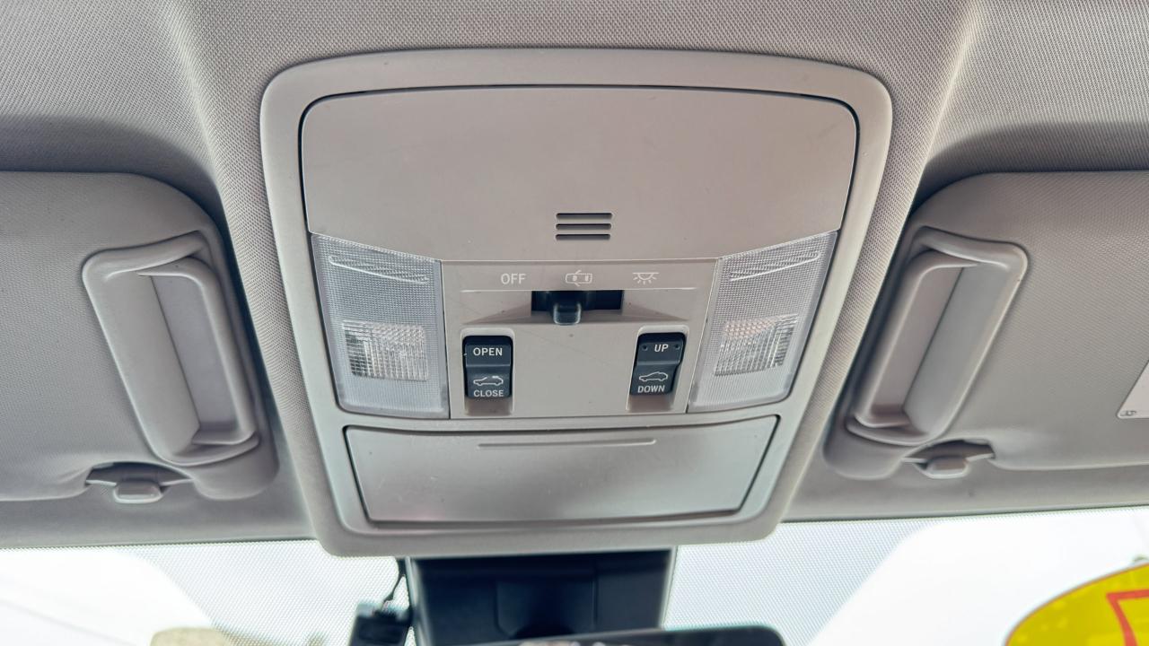 Toyota RAV4 Platinum AWD (Natl) 2017