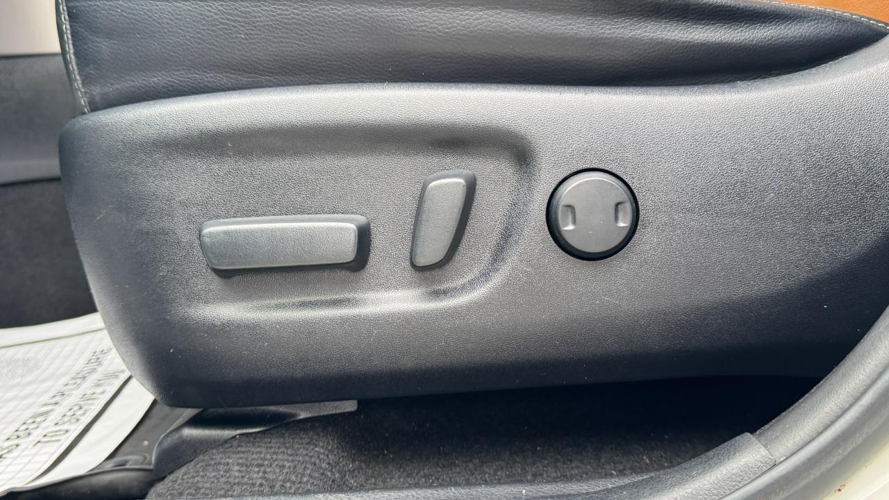 Toyota RAV4 Platinum AWD (Natl) 2017