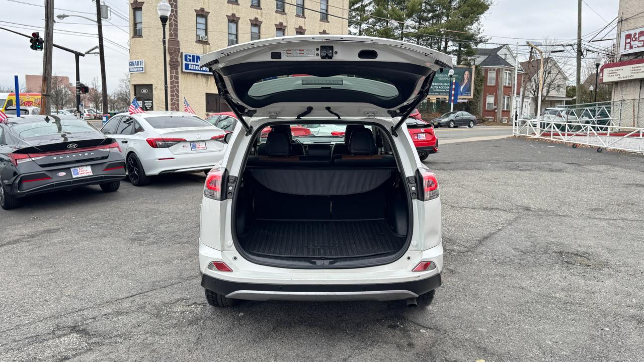 Toyota RAV4 Platinum AWD (Natl) 2017