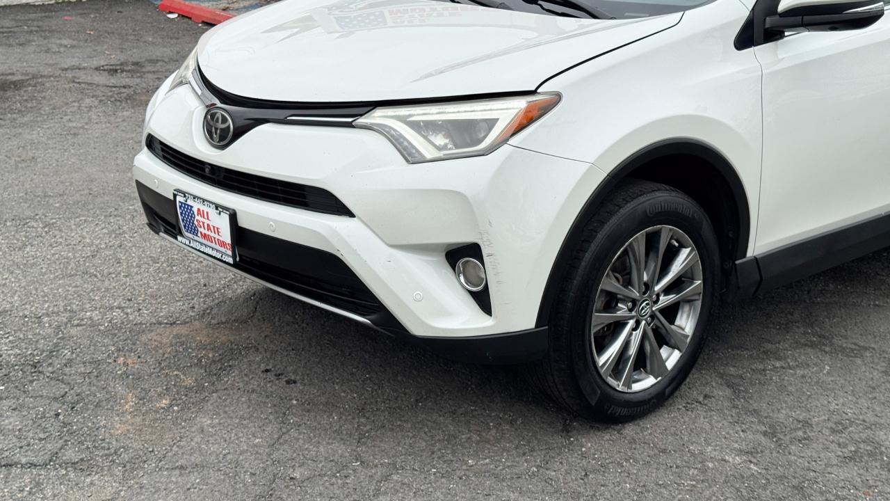 Toyota RAV4 Platinum AWD (Natl) 2017