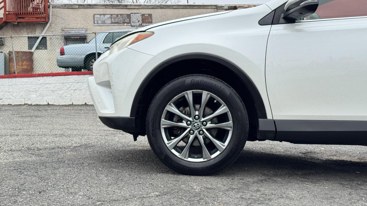 Toyota RAV4 Platinum AWD (Natl) 2017