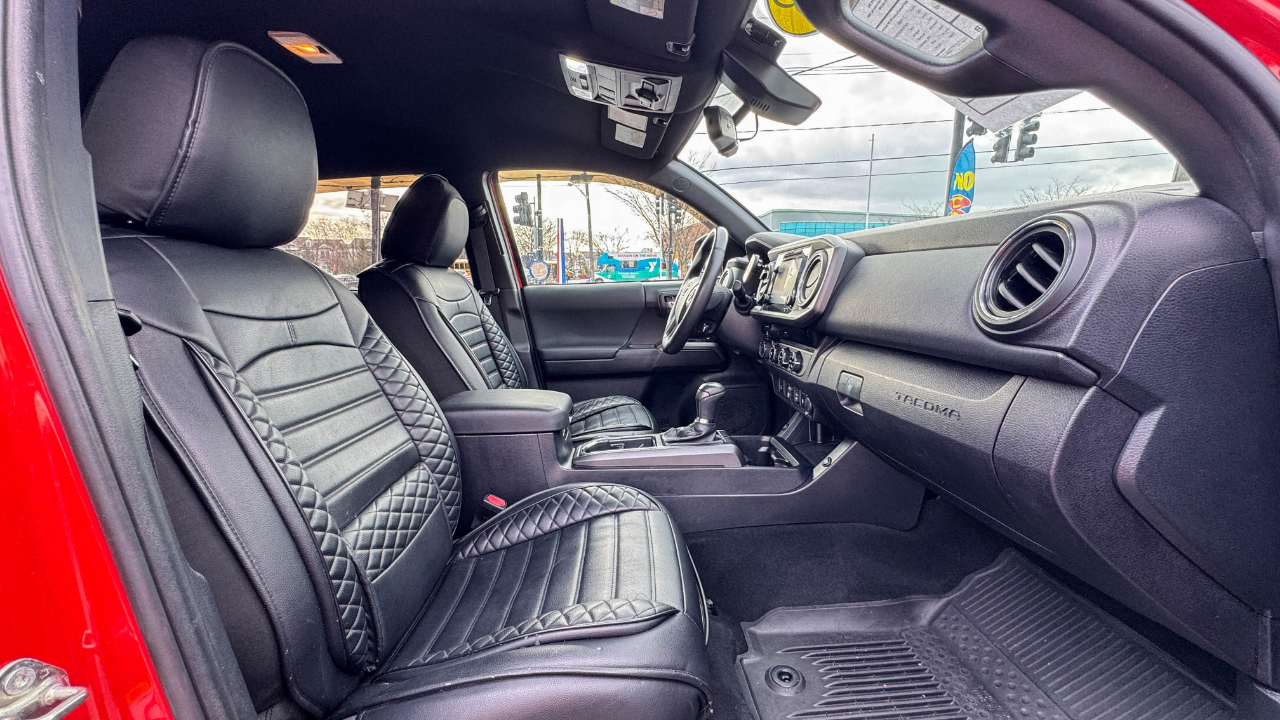 Toyota Tacoma TRD Off Road Double Cab 5' Bed V6 4x4 AT (Natl) 2018