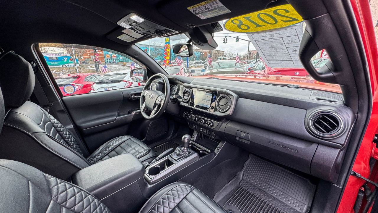 Toyota Tacoma TRD Off Road Double Cab 5' Bed V6 4x4 AT (Natl) 2018