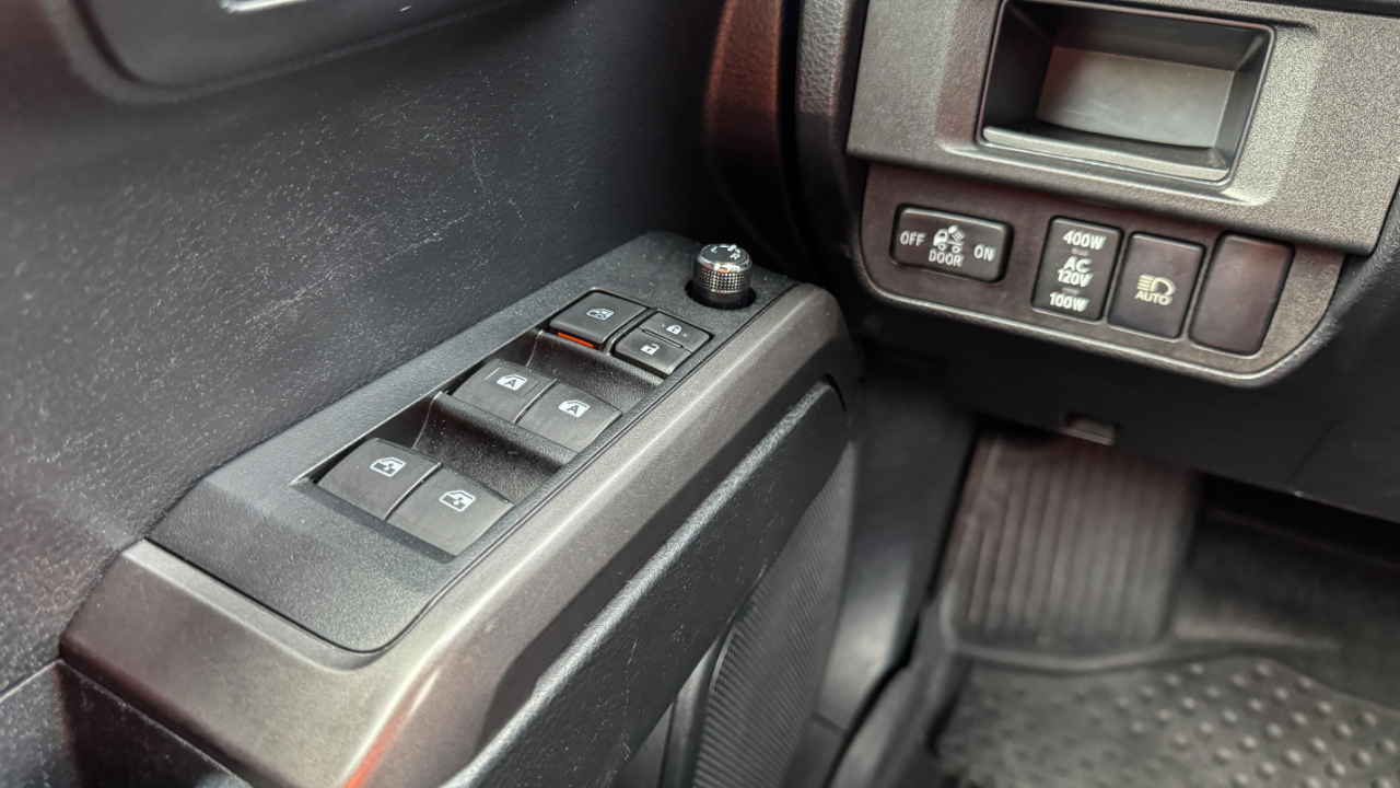 Toyota Tacoma TRD Off Road Double Cab 5' Bed V6 4x4 AT (Natl) 2018