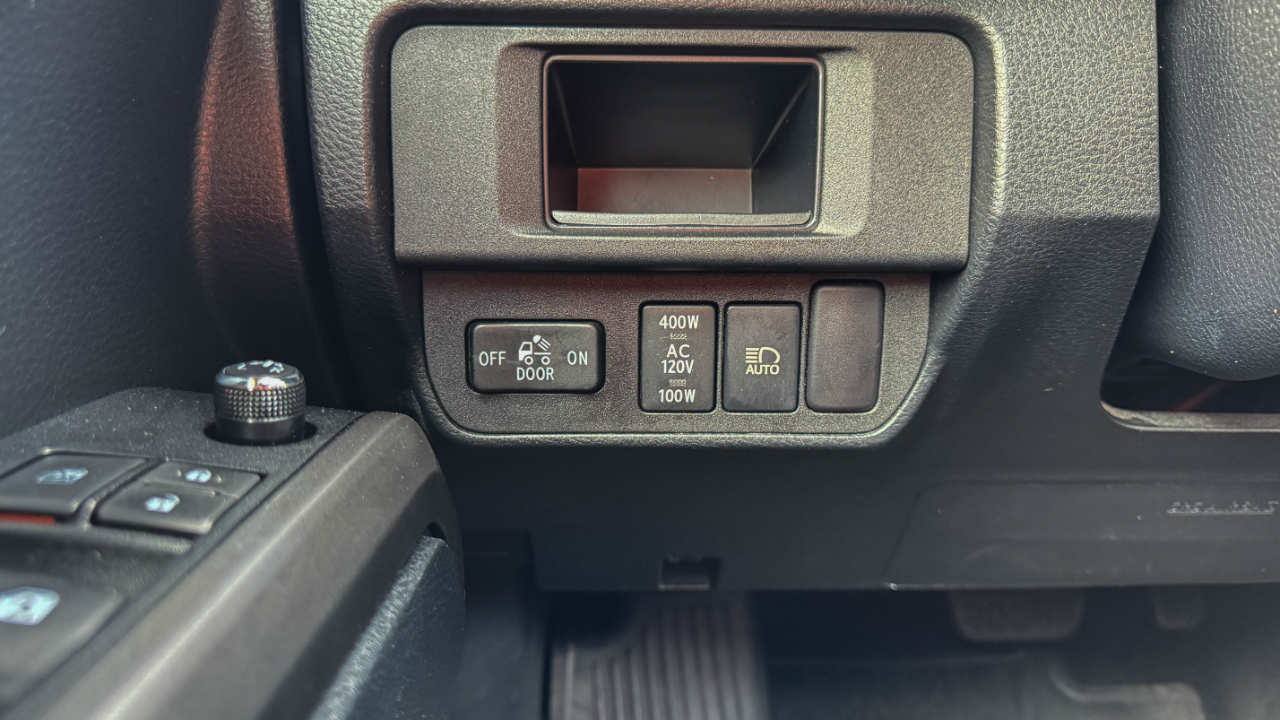 Toyota Tacoma TRD Off Road Double Cab 5' Bed V6 4x4 AT (Natl) 2018