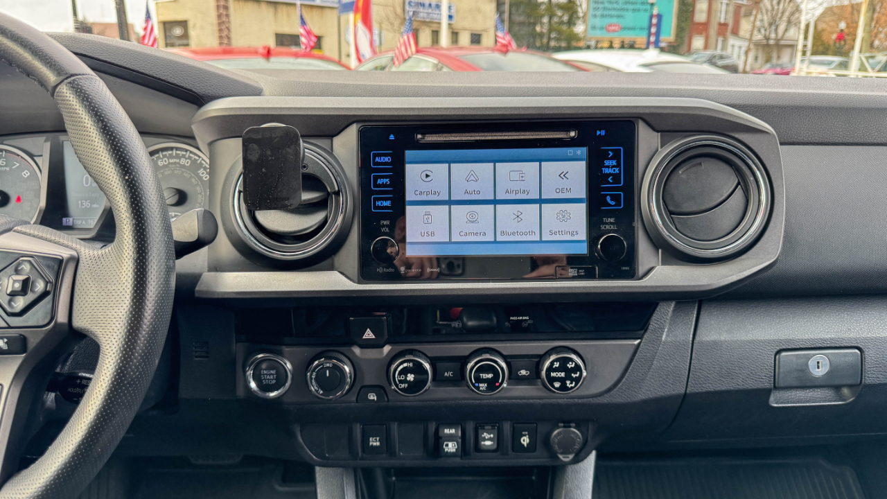 Toyota Tacoma TRD Off Road Double Cab 5' Bed V6 4x4 AT (Natl) 2018