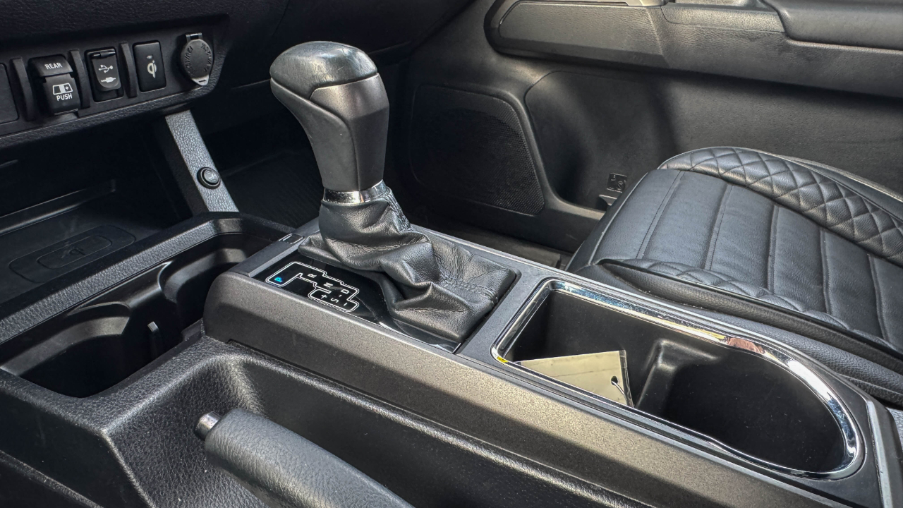 Toyota Tacoma TRD Off Road Double Cab 5' Bed V6 4x4 AT (Natl) 2018