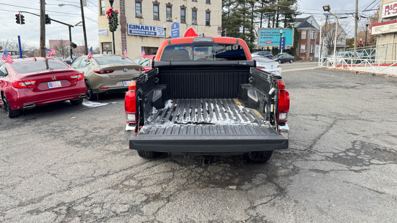 Toyota Tacoma TRD Off Road Double Cab 5' Bed V6 4x4 AT (Natl) 2018