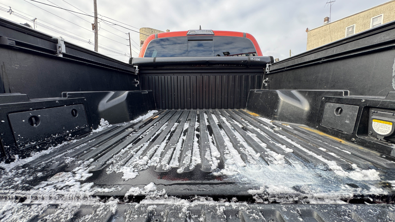 Toyota Tacoma TRD Off Road Double Cab 5' Bed V6 4x4 AT (Natl) 2018