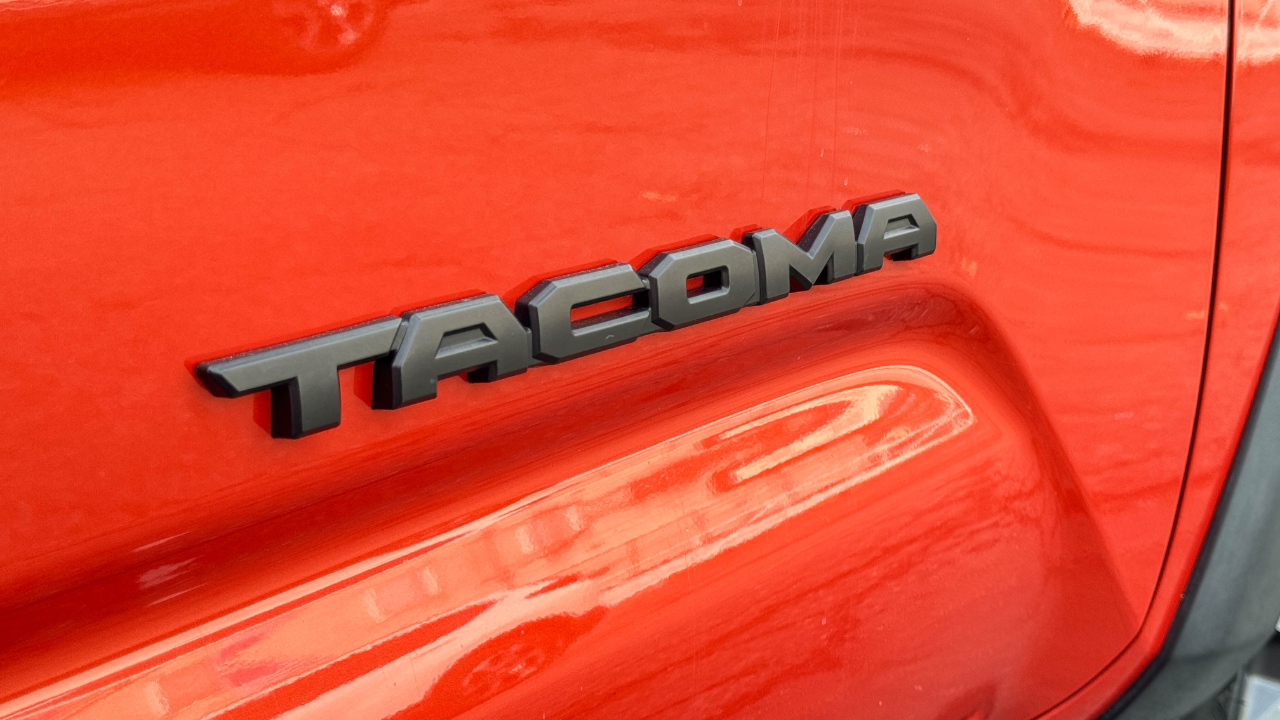 Toyota Tacoma TRD Off Road Double Cab 5' Bed V6 4x4 AT (Natl) 2018