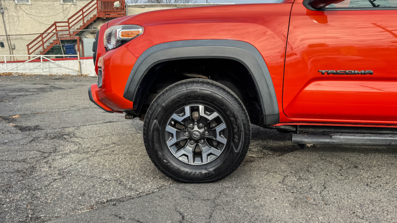 Toyota Tacoma TRD Off Road Double Cab 5' Bed V6 4x4 AT (Natl) 2018