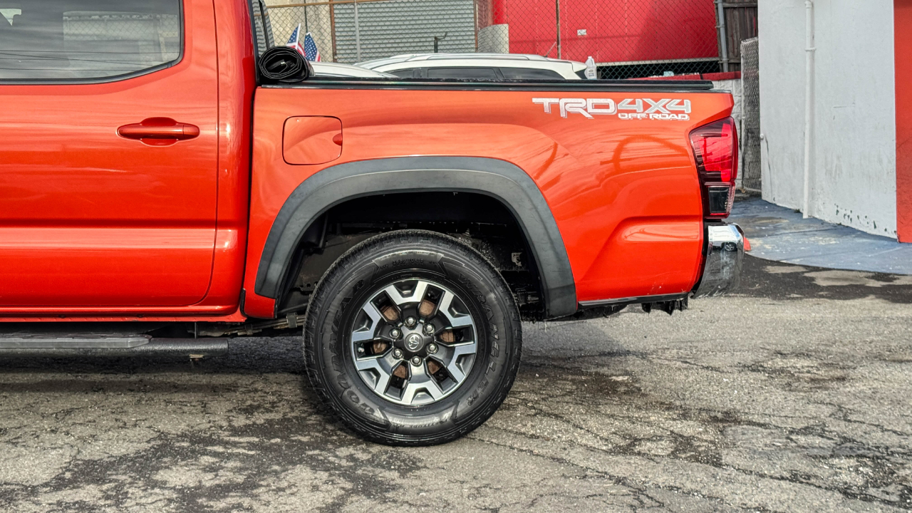 Toyota Tacoma TRD Off Road Double Cab 5' Bed V6 4x4 AT (Natl) 2018