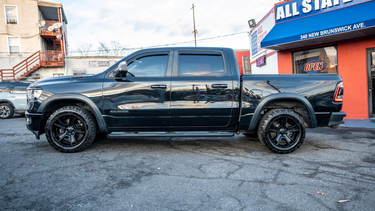 RAM 1500 Big Horn 4x4 Crew Cab 5'7" Box 2020