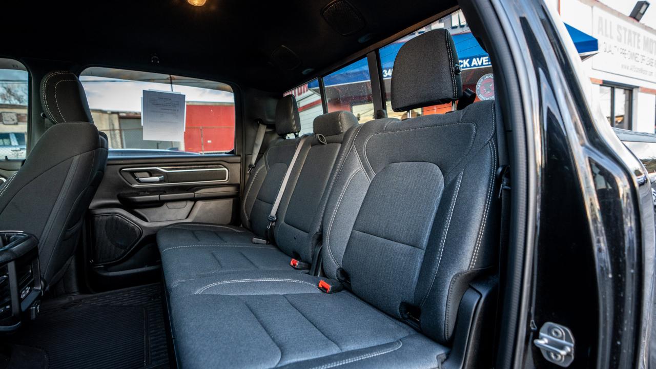 RAM 1500 Big Horn 4x4 Crew Cab 5'7" Box 2020