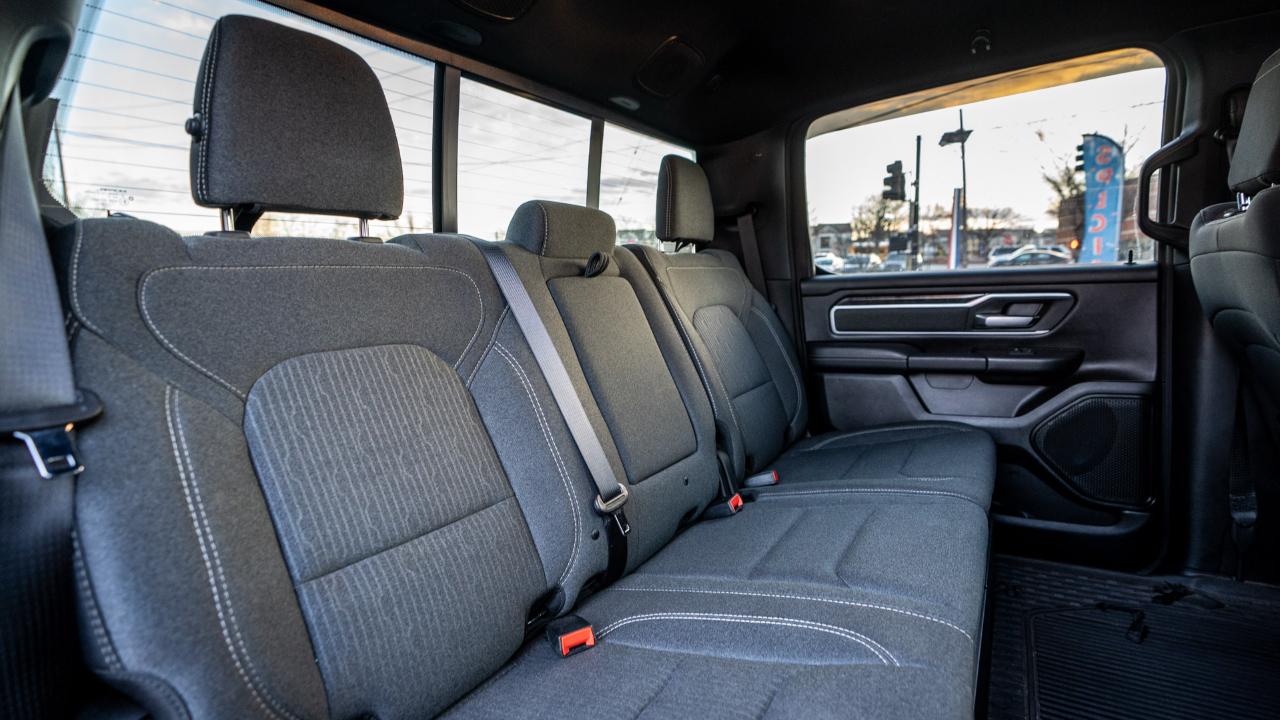 RAM 1500 Big Horn 4x4 Crew Cab 5'7" Box 2020