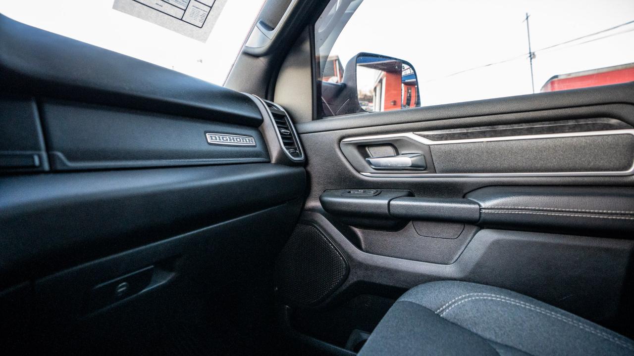 RAM 1500 Big Horn 4x4 Crew Cab 5'7" Box 2020
