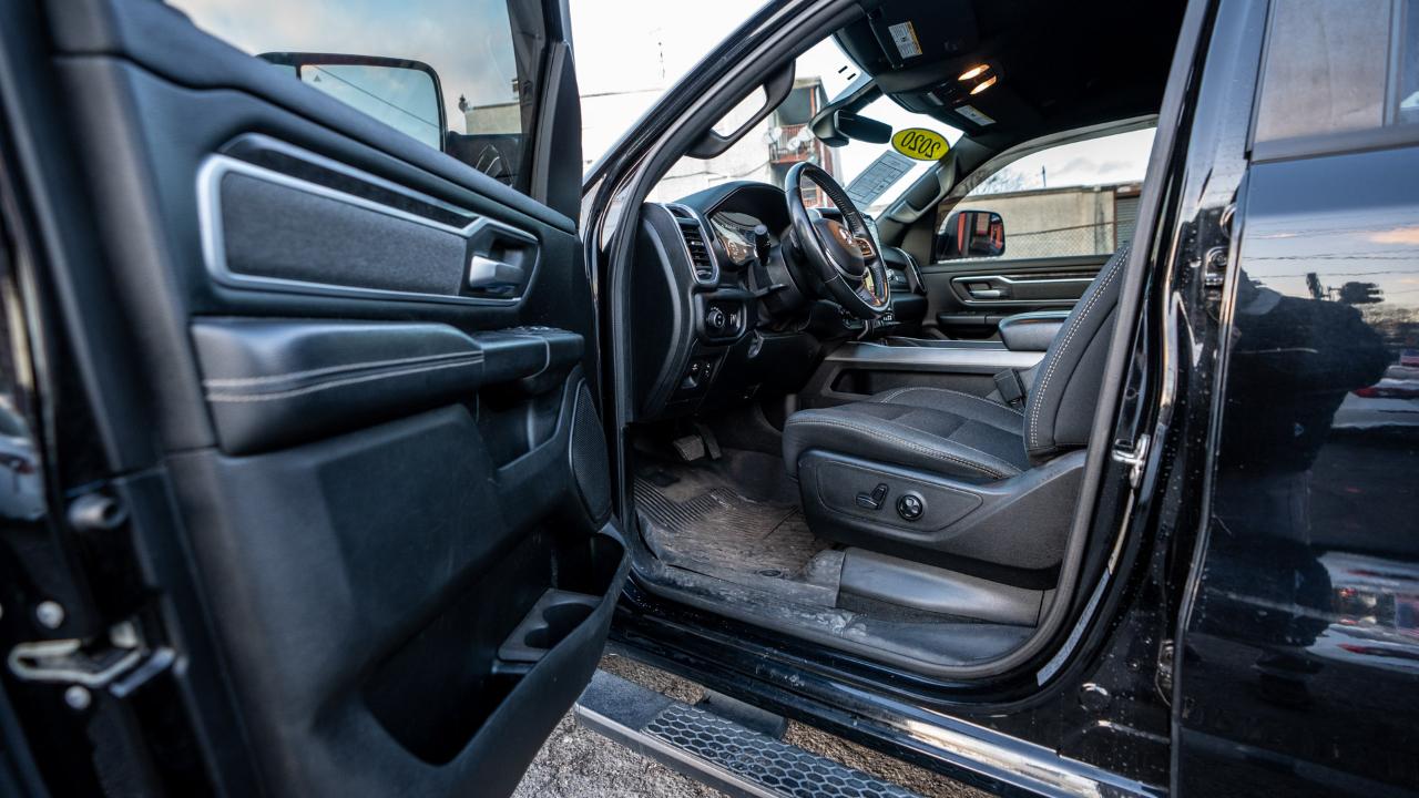 RAM 1500 Big Horn 4x4 Crew Cab 5'7" Box 2020