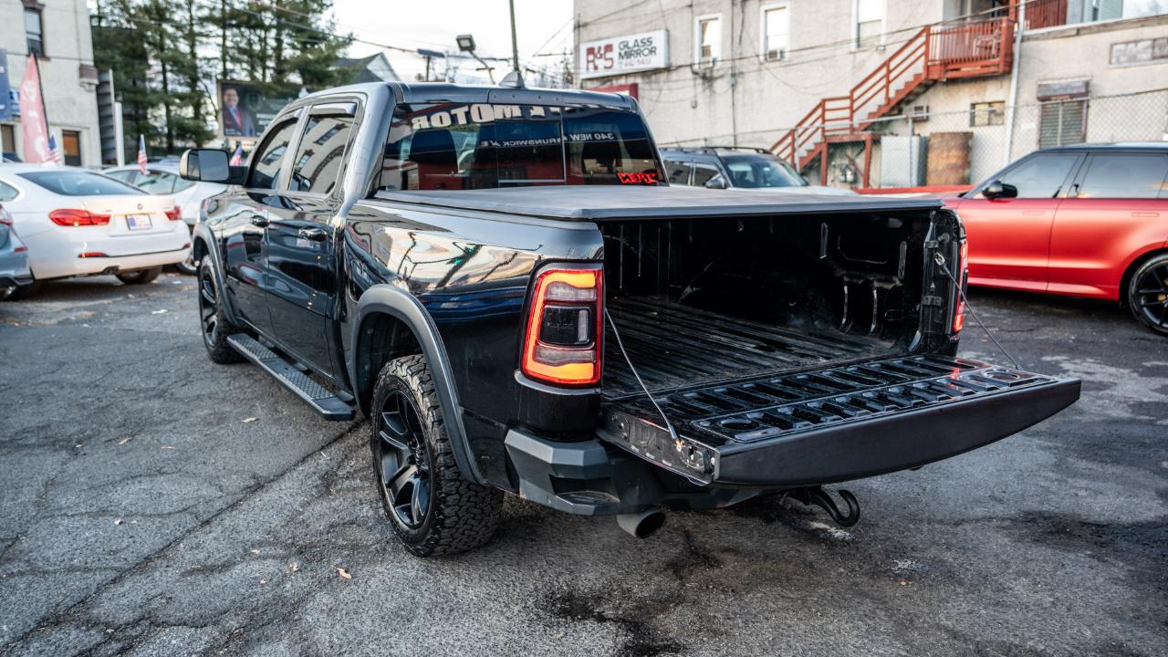 RAM 1500 Big Horn 4x4 Crew Cab 5'7" Box 2020