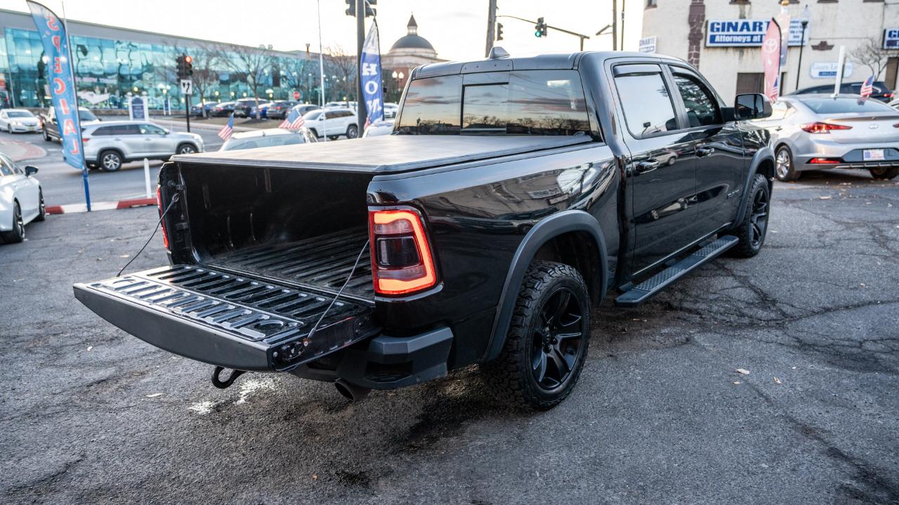 RAM 1500 Big Horn 4x4 Crew Cab 5'7" Box 2020