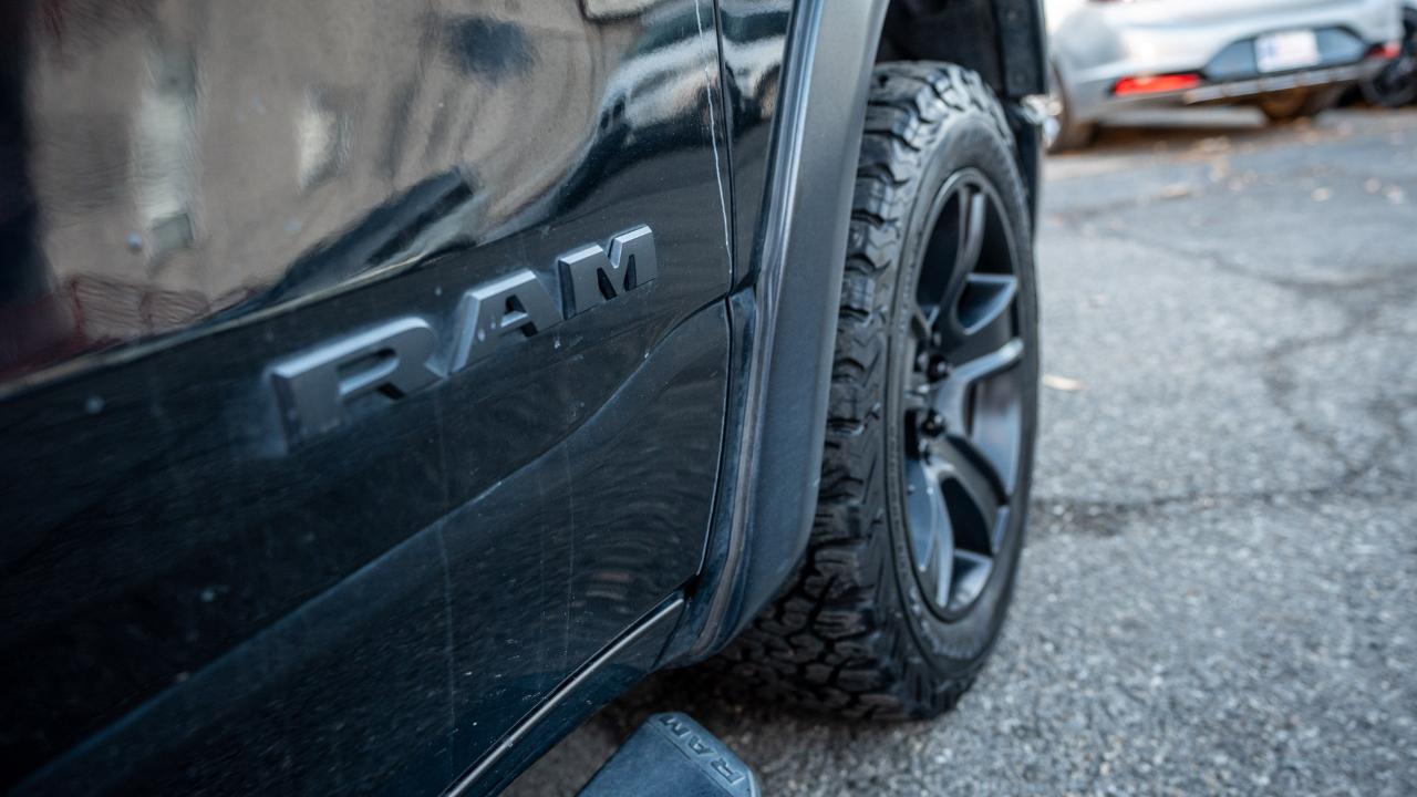RAM 1500 Big Horn 4x4 Crew Cab 5'7" Box 2020