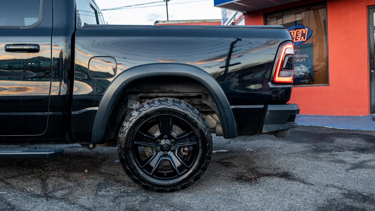 RAM 1500 Big Horn 4x4 Crew Cab 5'7" Box 2020