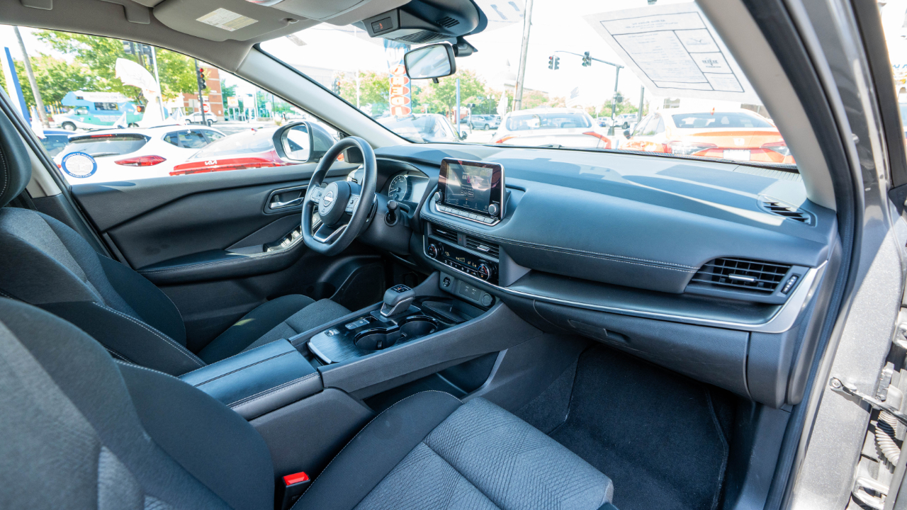 Nissan Rogue FWD SV 2024