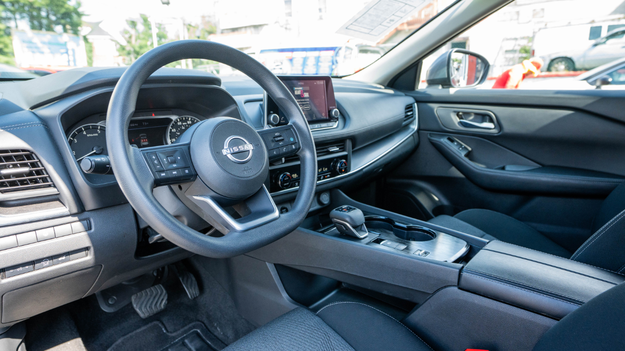 Nissan Rogue FWD SV 2024