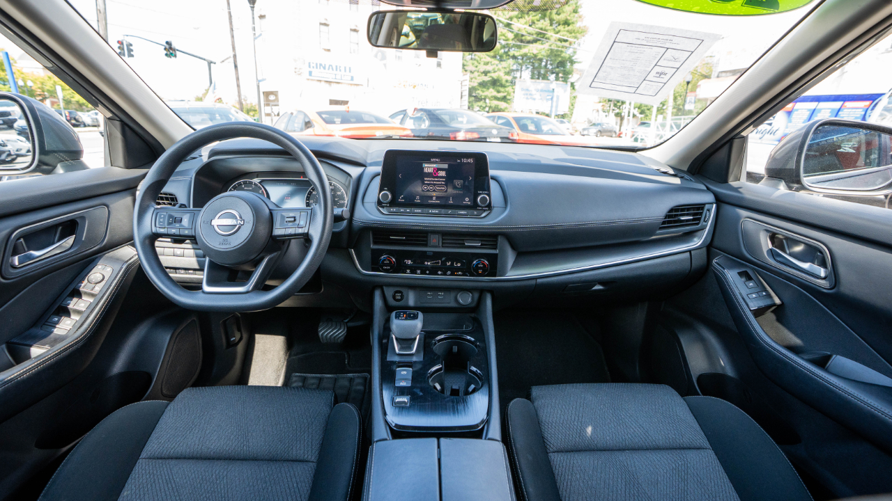 Nissan Rogue FWD SV 2024