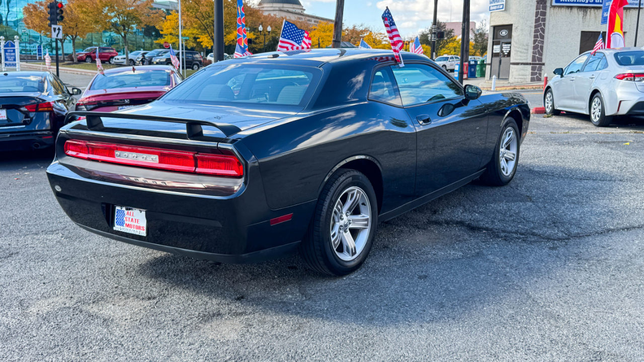 Dodge Challenger 2dr Cpe SE 2010