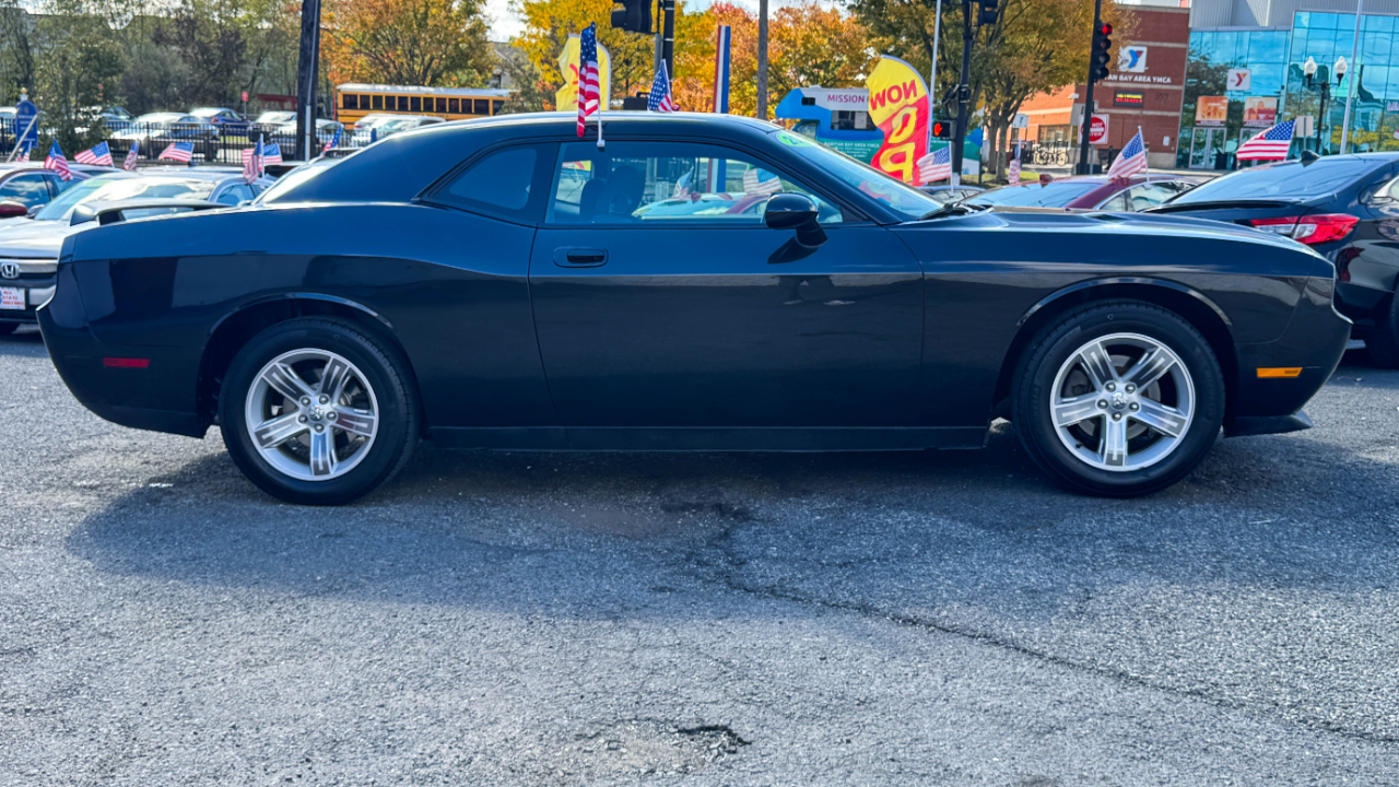 Dodge Challenger 2dr Cpe SE 2010