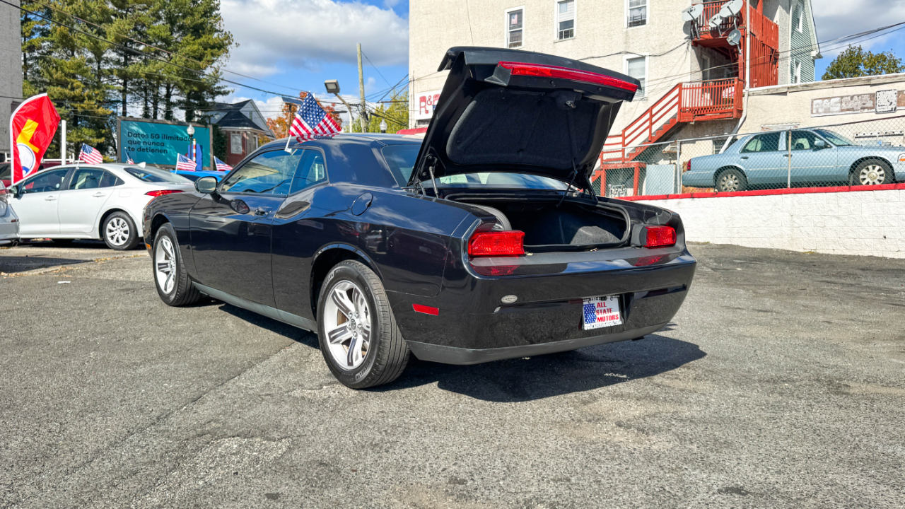 Dodge Challenger 2dr Cpe SE 2010