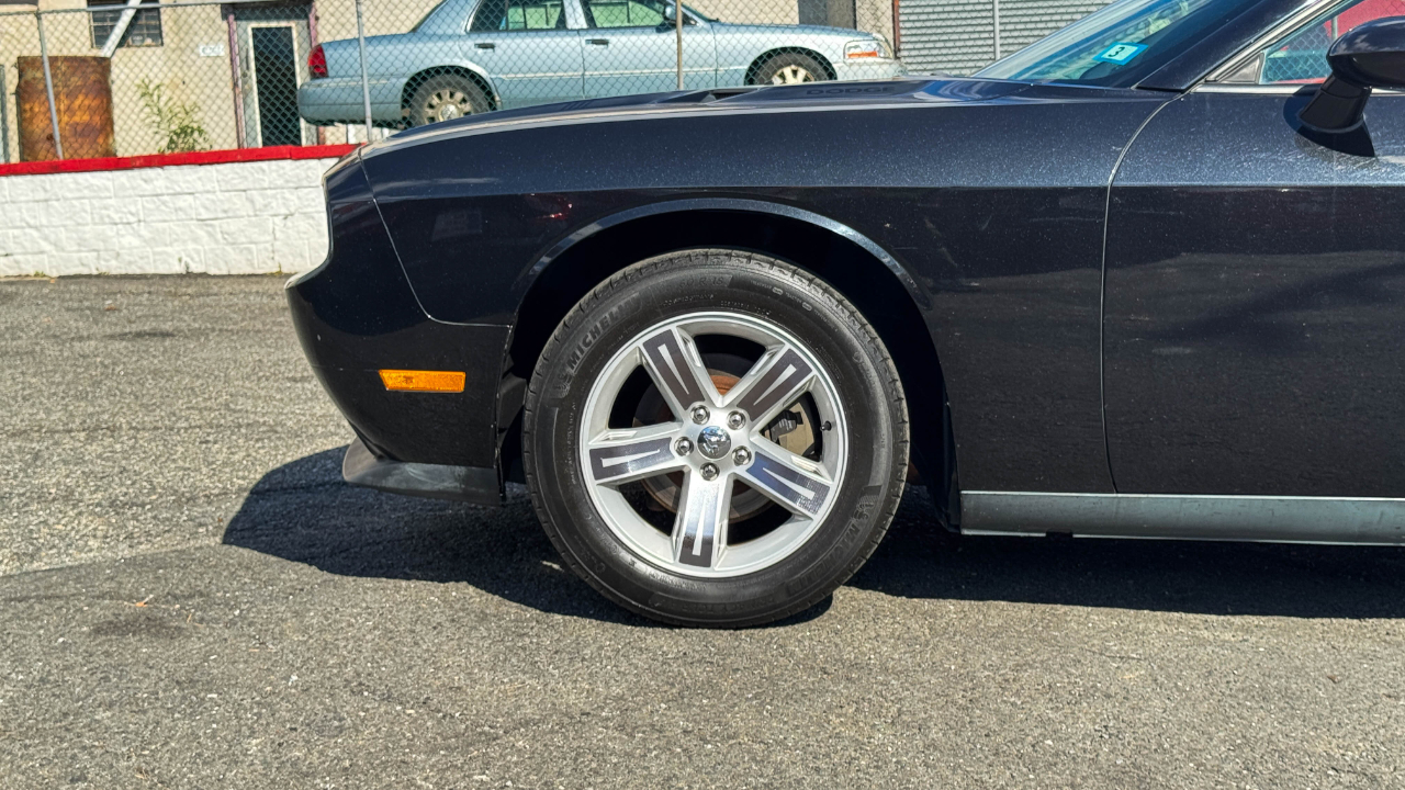 Dodge Challenger 2dr Cpe SE 2010