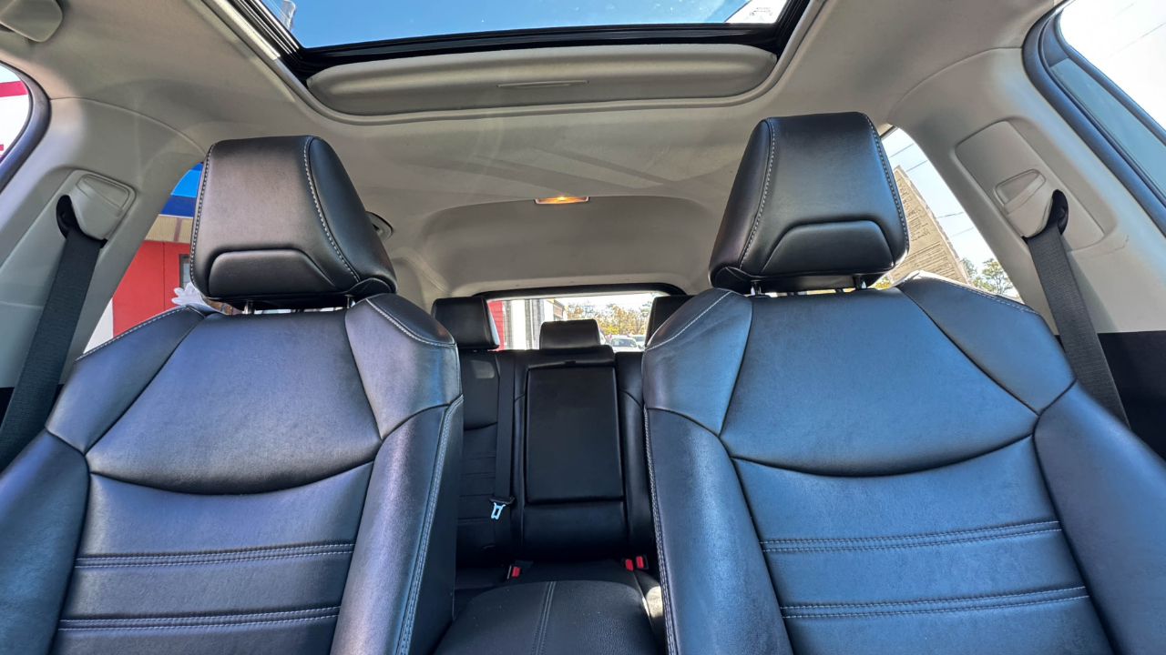 Toyota RAV4 XLE Premium AWD (Natl) 2021