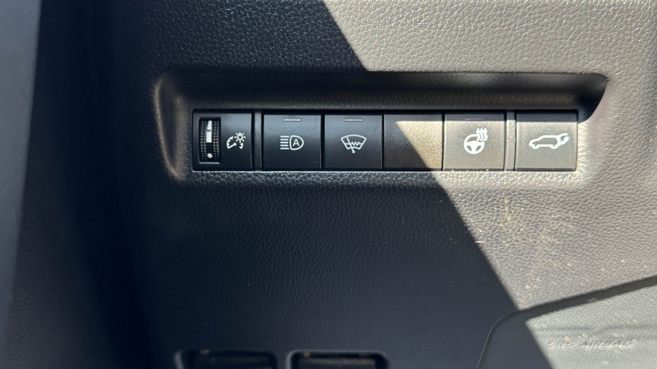 Toyota RAV4 XLE Premium AWD (Natl) 2021