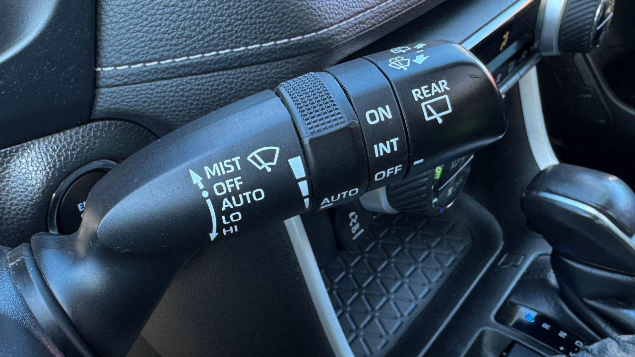 Toyota RAV4 XLE Premium AWD (Natl) 2021