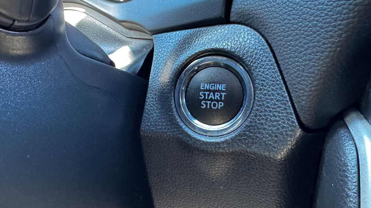 Toyota RAV4 XLE Premium AWD (Natl) 2021