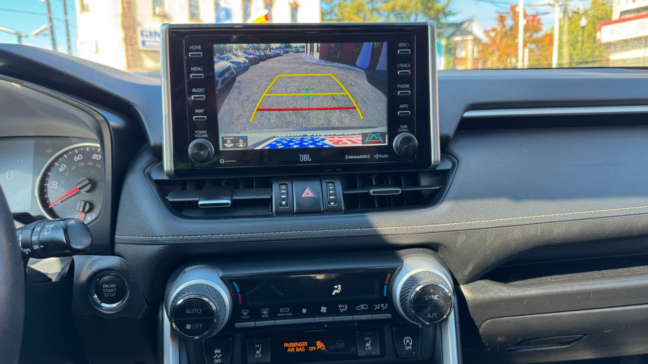 Toyota RAV4 XLE Premium AWD (Natl) 2021