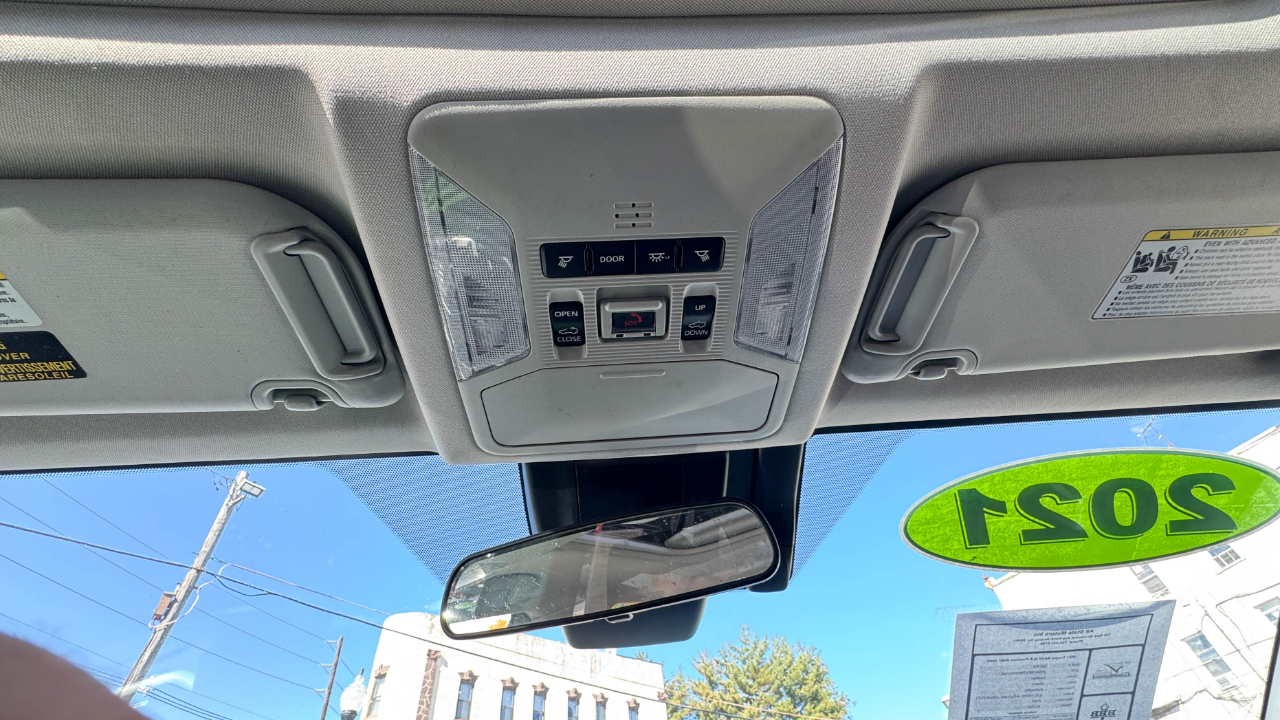 Toyota RAV4 XLE Premium AWD (Natl) 2021