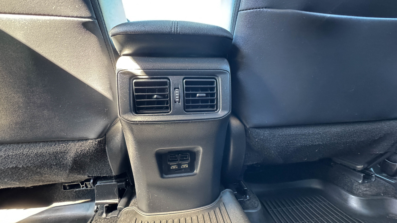 Toyota RAV4 XLE Premium AWD (Natl) 2021