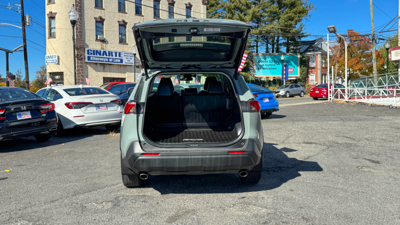 Toyota RAV4 XLE Premium AWD (Natl) 2021