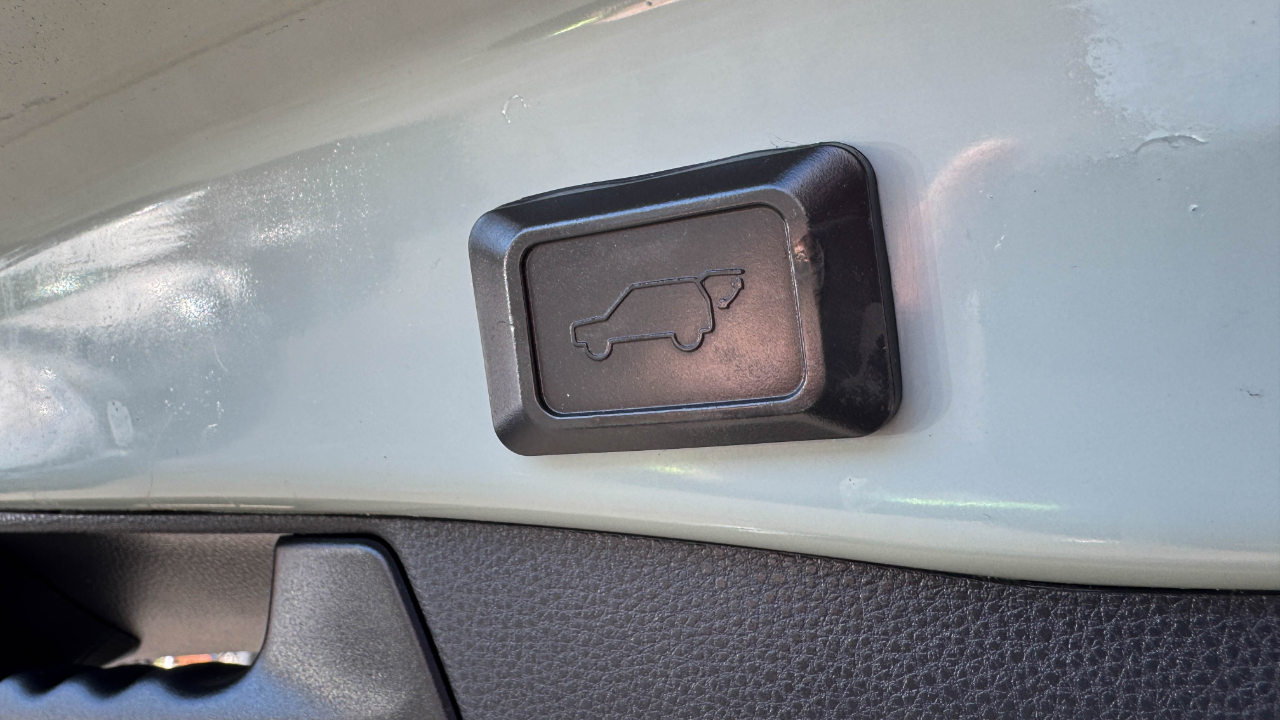 Toyota RAV4 XLE Premium AWD (Natl) 2021